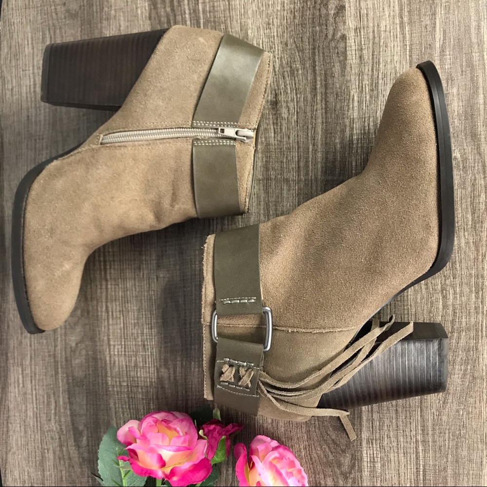 Kensie Massey Fringe Tan Suede Heeled Ankle Boots - Picture 2 of 7